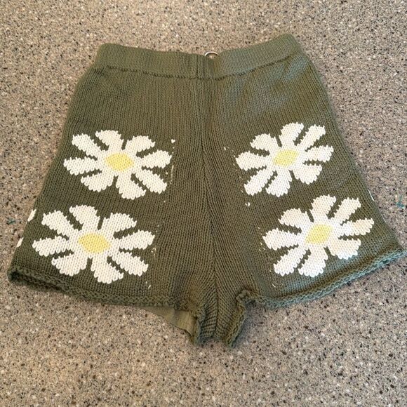 STORIA Daisy High RIse Sweater Shorts *NEW* - Picture 10 of 14